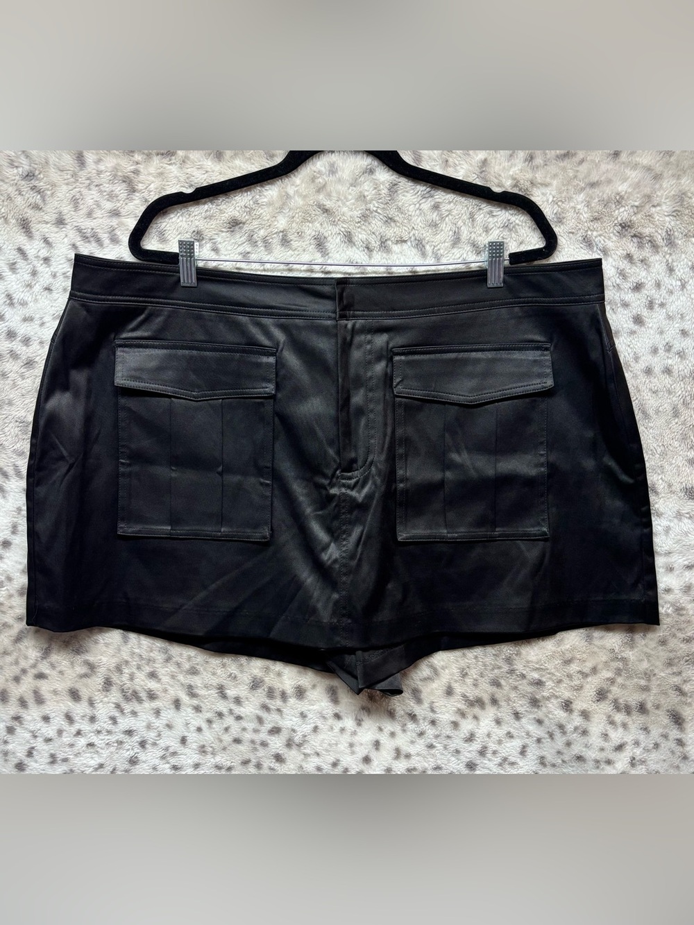FOREVER 21 CARGO SKORTS (Skirt with shorts)